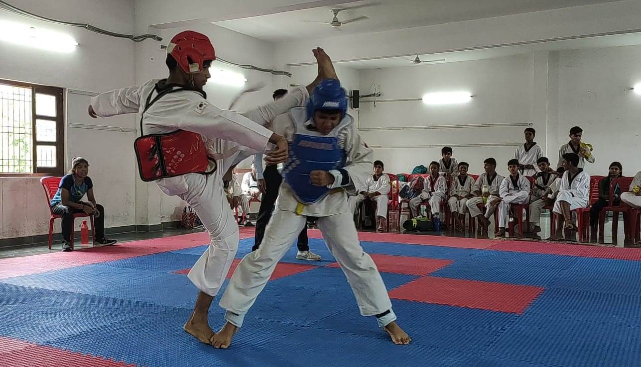 English Debate Competition